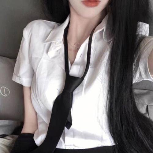 玉女撩春